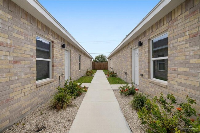 Photo - 12 N Hester St Unit 4