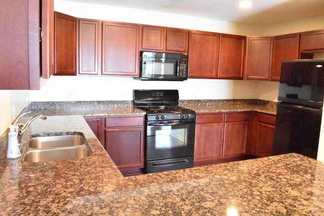 Photo - 8255 Skokie Blvd