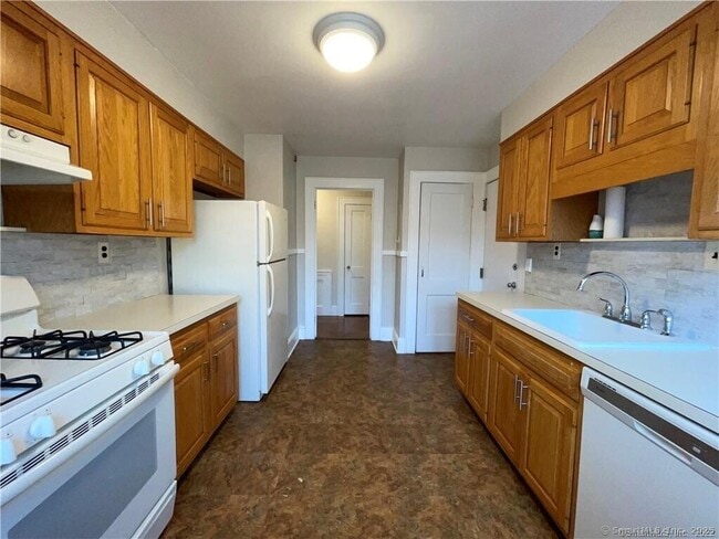 Photo - 59 Colonial Rd Unit 2