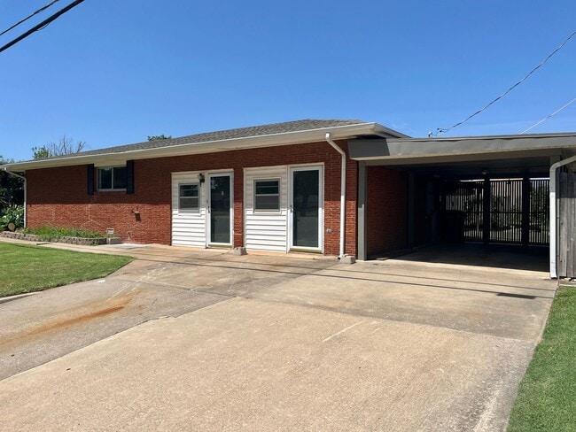 7501 NW 28th St