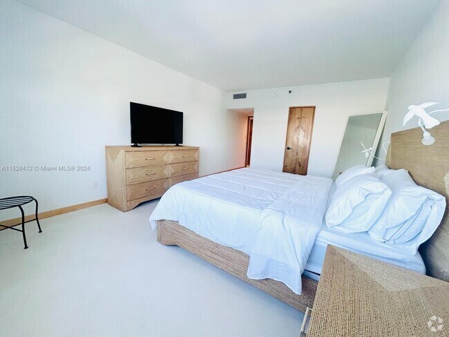 Building Photo - 100 Lincoln Rd Unit 1543 Rental