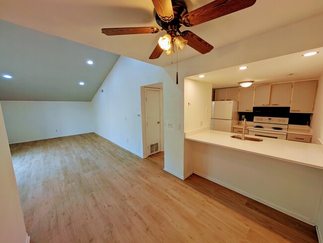 Photo - 1085 Merrimar Cir N Unit F