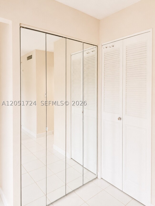 Photo - 10738 N Kendall Dr Unit K13