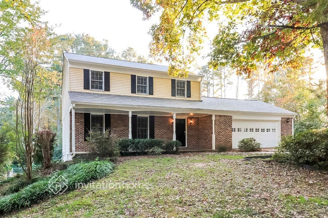 Photo - 2550 Raintree Way NE