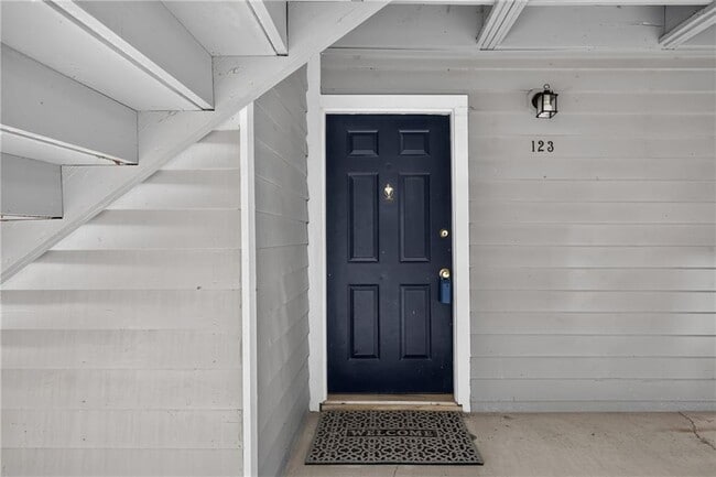 Photo - 123 Warm Springs Cir