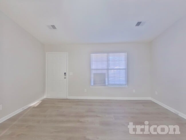 Photo - 173 Burma Rd