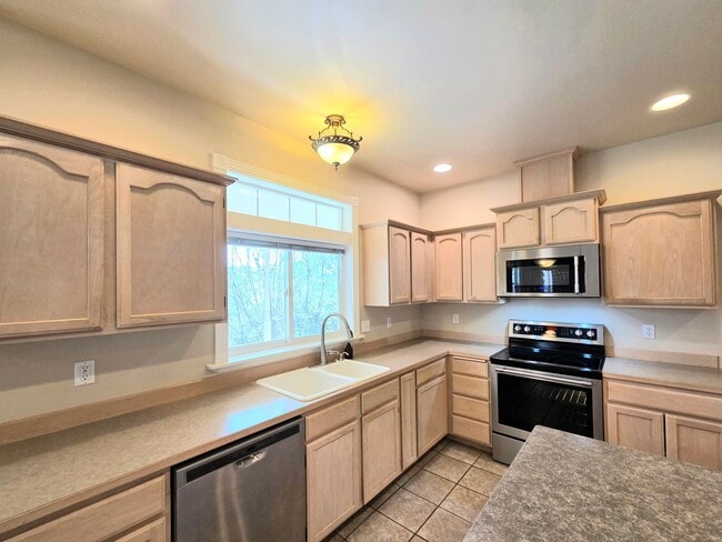 Photo - Luxurious Country Living in Desirable Cashmere Location!! 5 Bed + Den, 2.5 Bath!