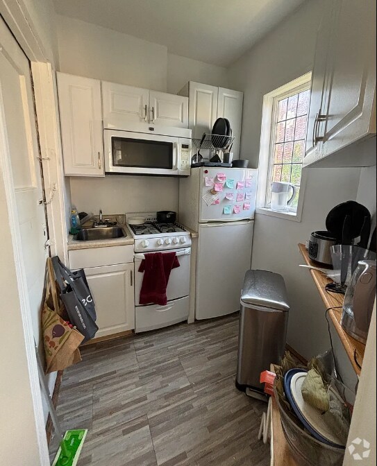 Building Photo - 10 Dana St Unit 402 Rental