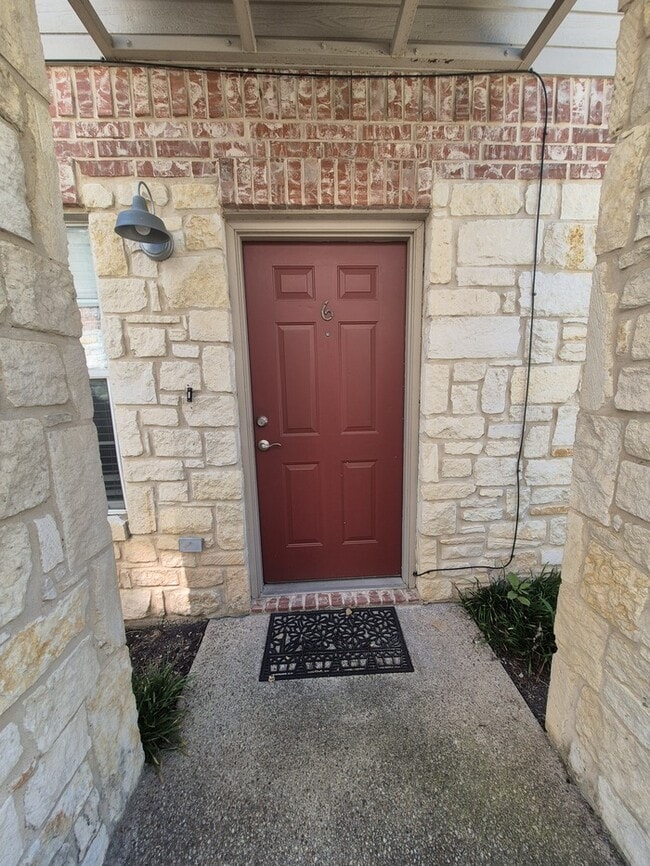 Building Photo - Castleberry Unit 6 Rental