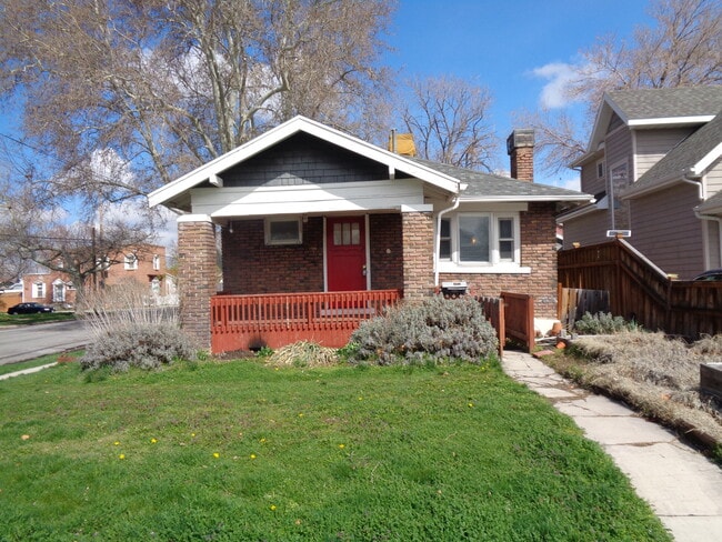 Building Photo - 403 E Emerson Ave