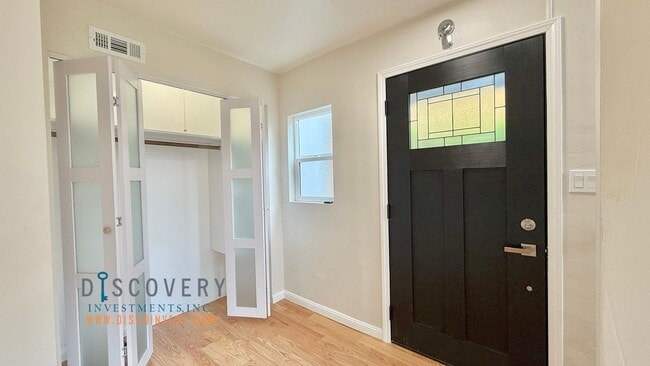 Photo - 4 Bedroom Mid-Century Oakmore Home With Views of Bay