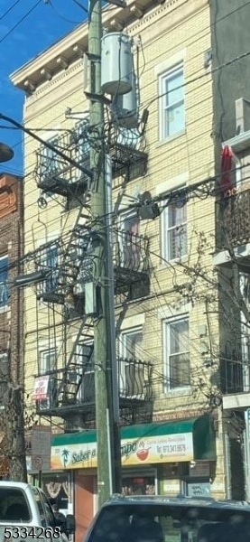 Building Photo - 331 21st Ave