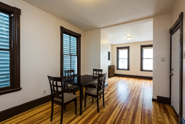 Photo - 702 State St Unit 1