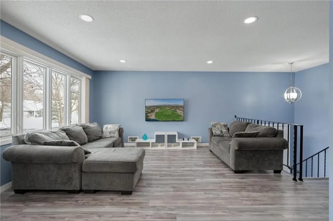 Photo - 9486 Kingsview Ln N