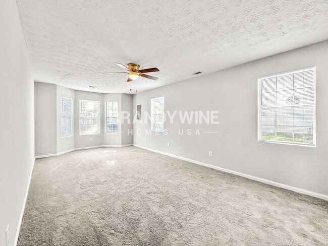 Photo - 606 Waynes Ct SE