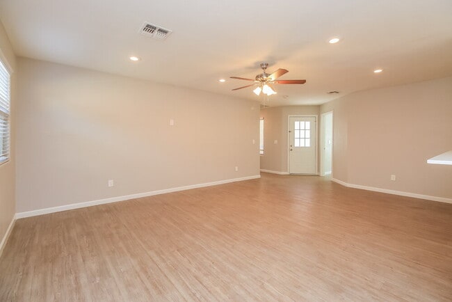 Photo - 3825 E Frances Ln