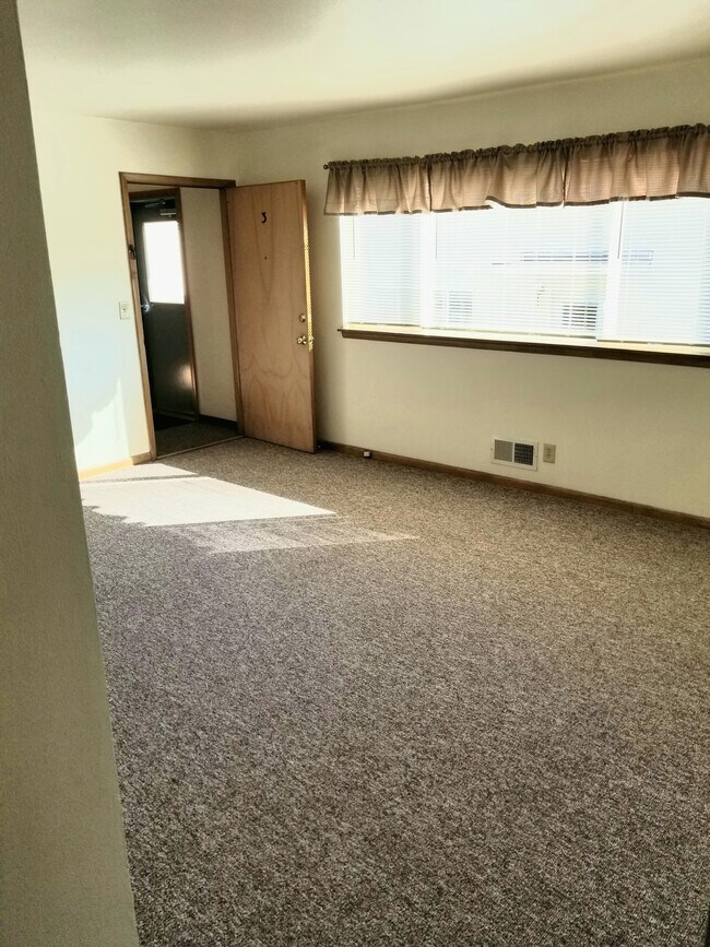 Photo - W169N8896 Hoyt Dr Unit #5