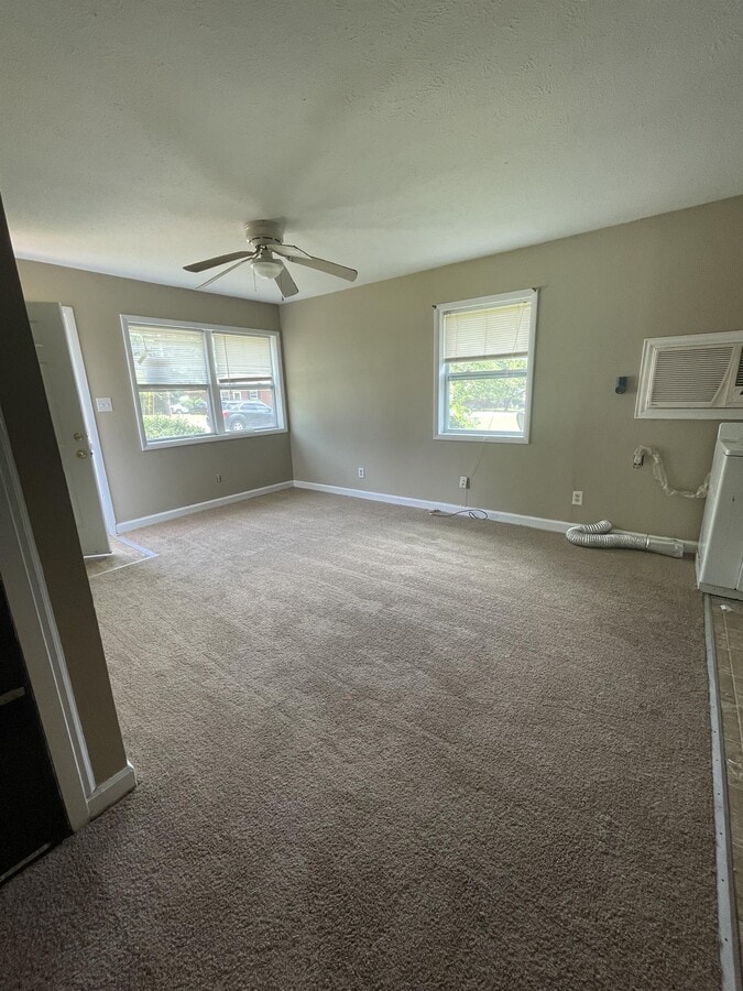 Photo - 3035 Wedgewood Dr
