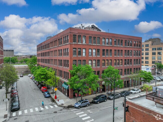 Primary Photo - 845 W Van Buren St