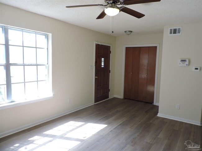 Photo - 728 N Fairfield Dr