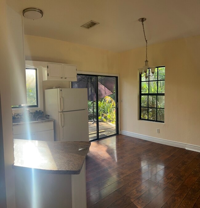 Photo - 4911 Tallowood Way