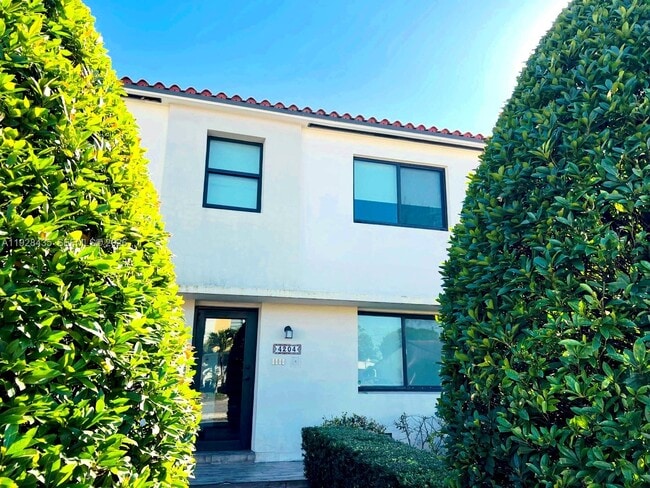 Photo - 4204 SW 14th St Unit 3