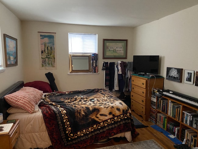 Photo - 3210 Ellwood Ave Unidad D