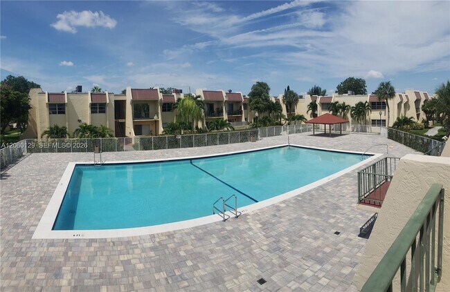 Photo - 13934 SW 90th Ave Unit 201-CC