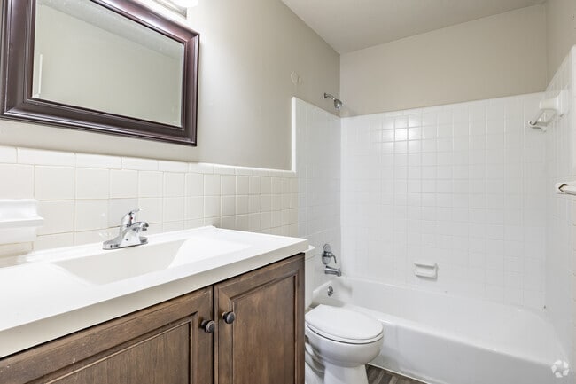 2BR, 1BA - 1120SF