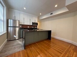 Building Photo - 73 Thatcher St Unit 201
