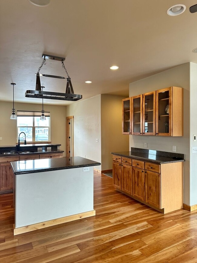 Photo - Large Beautiful Condo with Many Upgrades!!