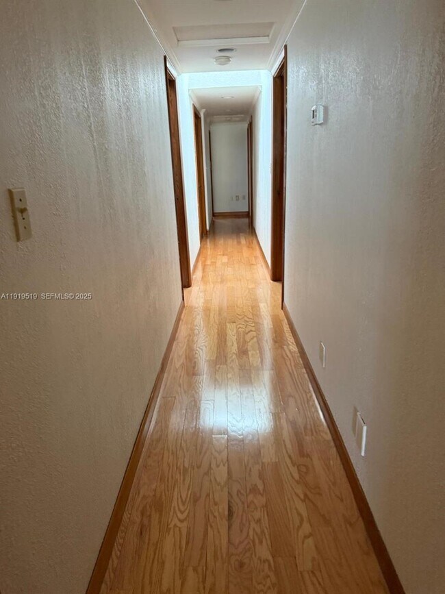 Photo - 5461 W Broward Blvd