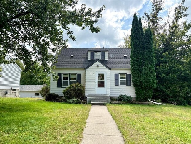 Building Photo - 718 E Elm St Rental