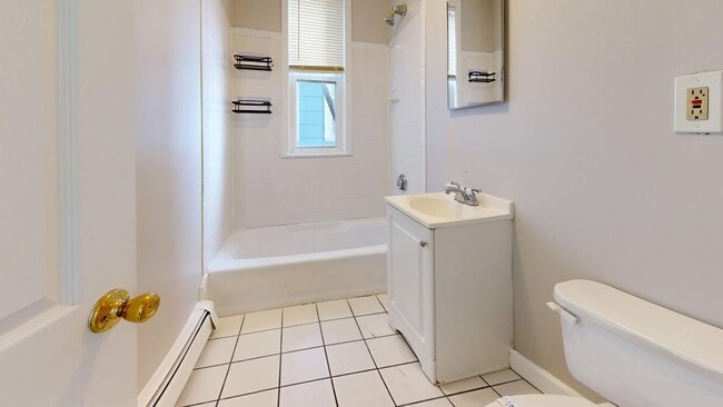 Photo - 273 Maverick St Unidad 2
