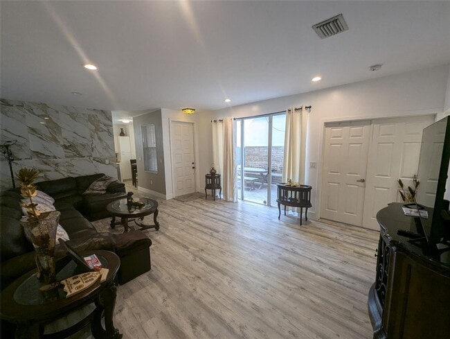 Photo - 1770 Yellowheart Way