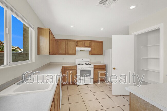 Photo - 2022 Peacemaker Rd