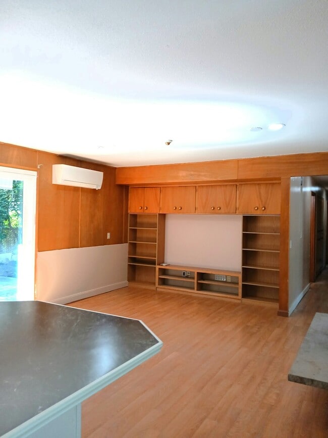 Photo - 16545 Des Moines Memorial Dr
