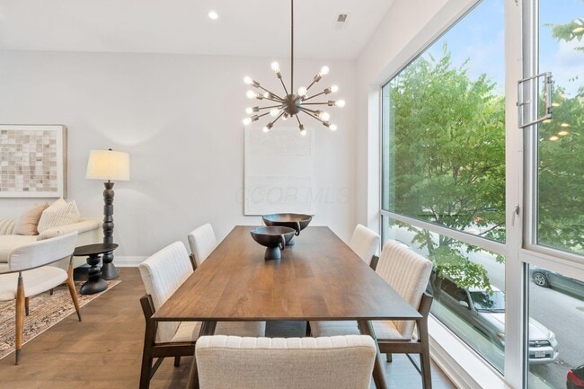 Photo - 801 N 6th St