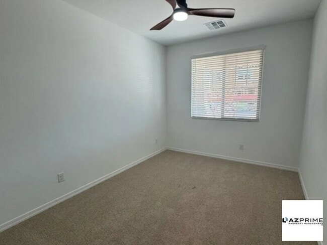 Building Photo - Nice Home