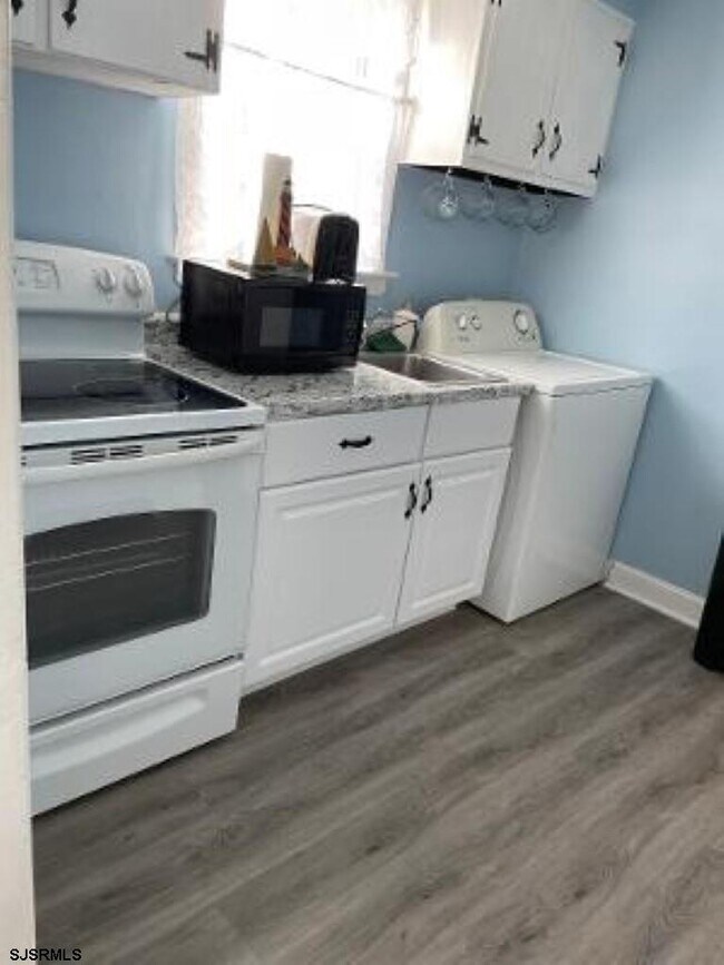 Photo - 208 N Harding Ave