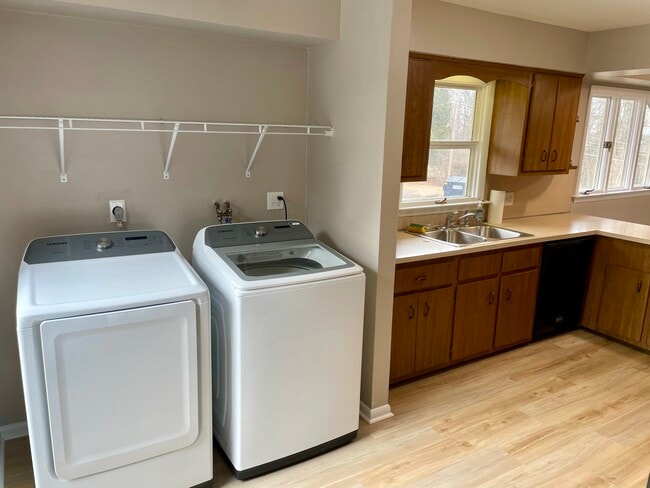 Photo - 513 Waverly Ave Unit 3