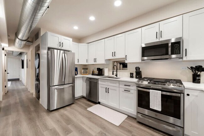 1543 N Claremont Ave Unit SI ID1244946P