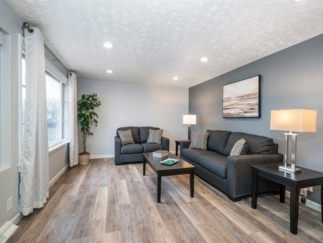 Cozy 3 Bed 2 Bath Updated Home! - Cozy 3 Bed 2 Bath Updated Home!