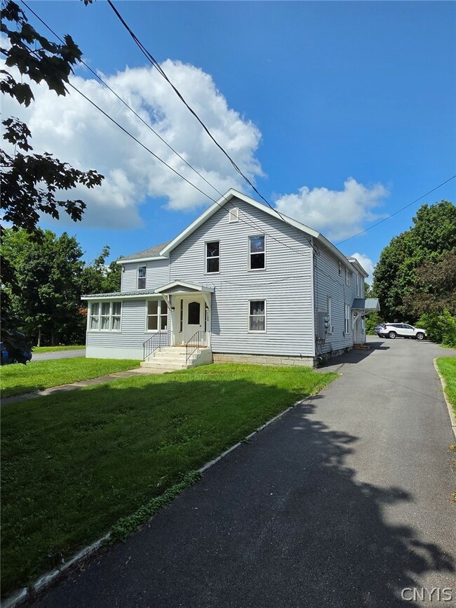 Photo - 1133 State St