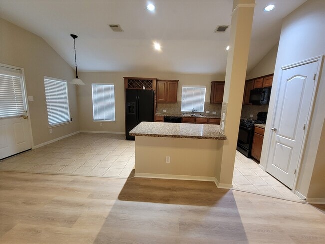 Building Photo - 15126 Summer Sunset Dr