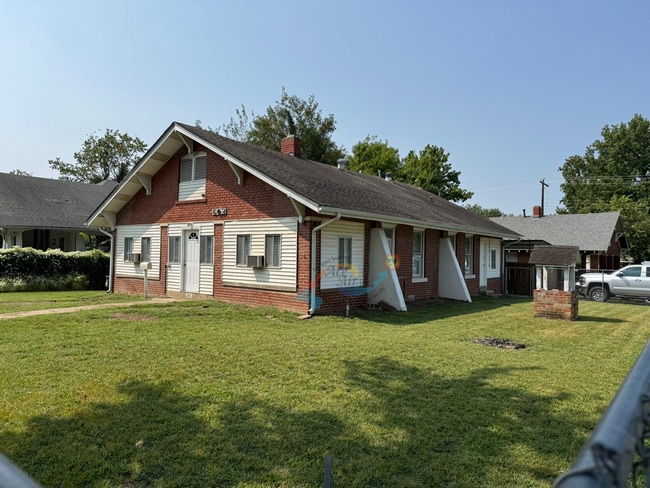 Building Photo - 602 S Hickory St Rental