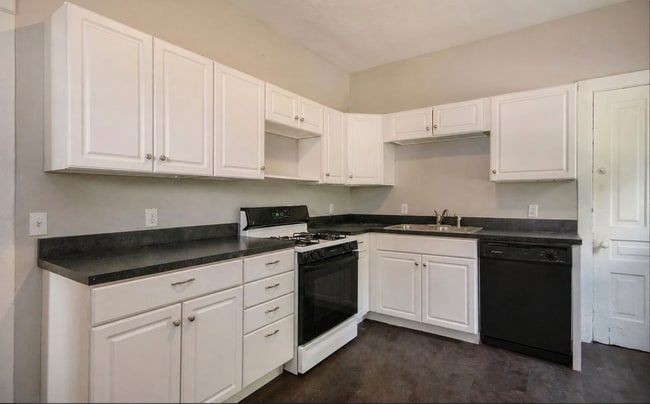 Building Photo - 811 Park St SW Unit 811 Park St SW