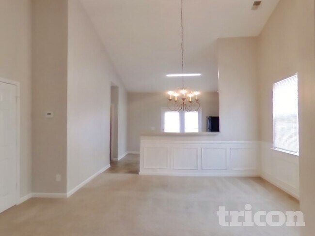 Photo - 1427 Wilshire Way