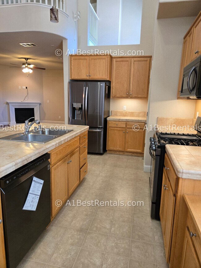 Photo - 1271 Grange Way