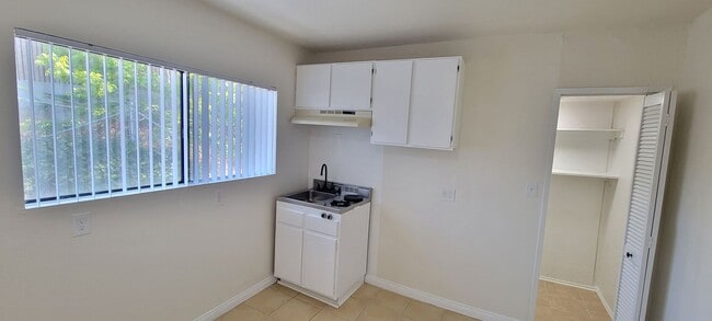 4638 Tilden Ave Unidad 1B